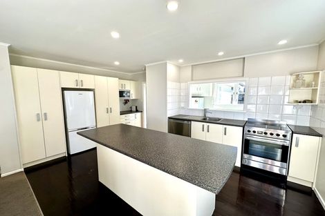 Photo of property in 4 Lyndon Place, Manurewa, Auckland, 2102