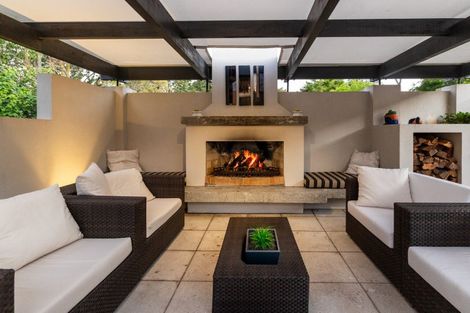 Photo of property in 100 Kopanga Road, Havelock North, 4130