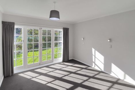 Photo of property in 55 Hungerford Road, Houghton Bay, Wellington, 6023