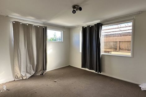 Photo of property in 8 Sabot Place, Massey, Auckland, 0614