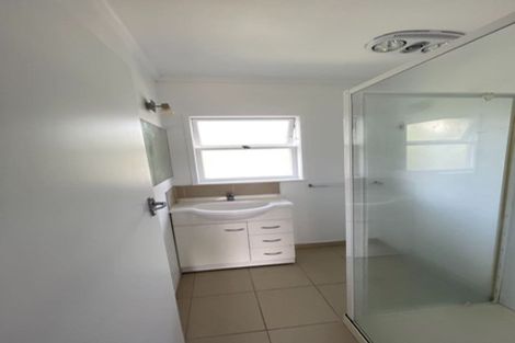 Photo of property in 3/44 East Coast Road, Milford, Auckland, 0620