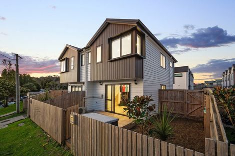 Photo of property in 1/135 Lancaster Road, Beach Haven, Auckland, 0626