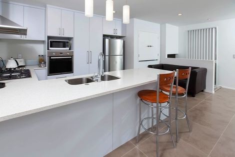 Photo of property in 92 Kaipatiki Road, Glenfield, Auckland, 0629