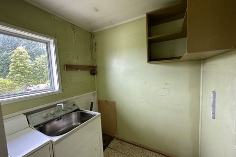 Photo of property in 18 Malvina Place, Bucklands Beach, Auckland, 2014