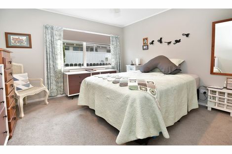 Photo of property in 2/11 Milton Road, Orewa, 0931