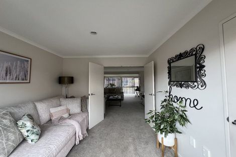 Photo of property in Rangeview Villas, 4/9 Fuller Close, Levin, 5510