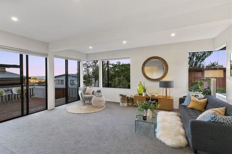 Photo of property in 2/77 East Coast Road, Castor Bay, Auckland, 0620