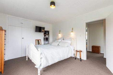 Photo of property in 77 Fergusson Street, Woodville, 4920