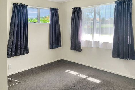 Photo of property in 4 Roslyn Road, Levin, 5510