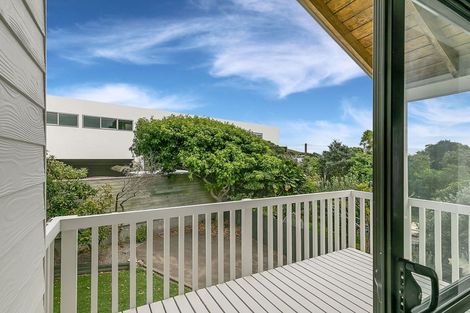 Photo of property in 2/13 Mana Esplanade, Paremata, Porirua, 5026