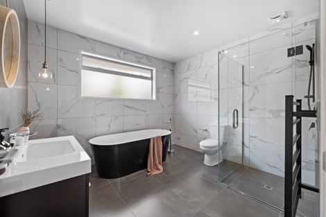 Photo of property in 36 Botanical Heights Drive, Waipahihi, Taupo, 3330