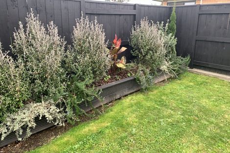 Photo of property in 19a Chestnut Close, Kelvin Grove, Palmerston North, 4414