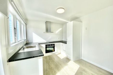 Photo of property in 18 Tamar Street, Island Bay, Wellington, 6023