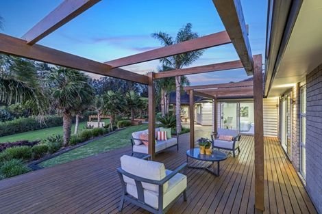 Photo of property in 127 Vaughans Road, Okura, Albany, 0792