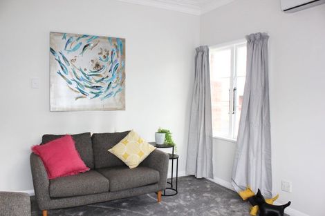 Photo of property in 1/48 Seabrook Avenue, New Lynn, Auckland, 0600