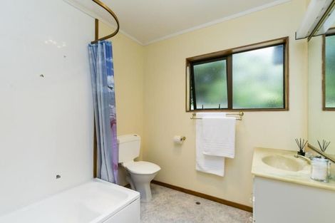 Photo of property in 18 Kilsyth Street, Karori, Wellington, 6012