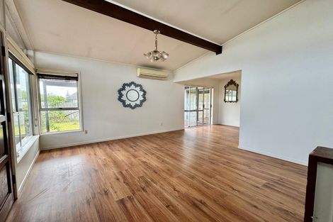 Photo of property in 49 Rosewarne Crescent, Glendene, Auckland, 0602