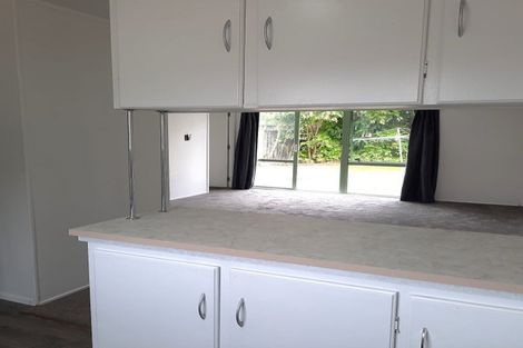 Photo of property in 2/27 Mon Desir Place, Manurewa, Auckland, 2102