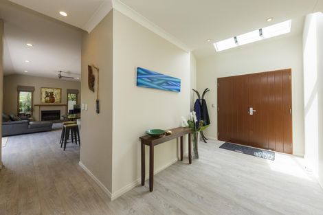 Photo of property in 2 Pastoral Lane, Hokowhitu, Palmerston North, 4410