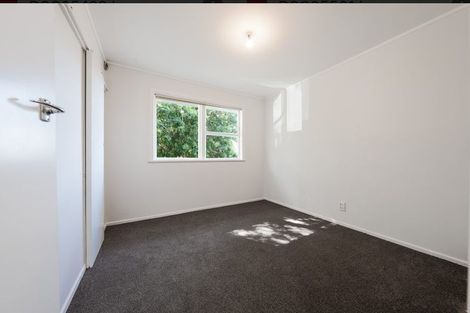 Photo of property in 28 Robert Burke Place, Henderson, Auckland, 0612
