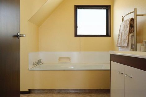 Photo of property in 1/37 Augusta Street, Redcliffs, Christchurch, 8081