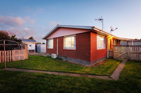 Photo of property in 33 Halswell Crescent, Westbrook, Palmerston North, 4412