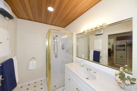 Photo of property in 1 Thorrington Road, Cashmere, Christchurch, 8022