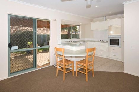 Photo of property in 4 Tolben Place, Golflands, Auckland, 2013