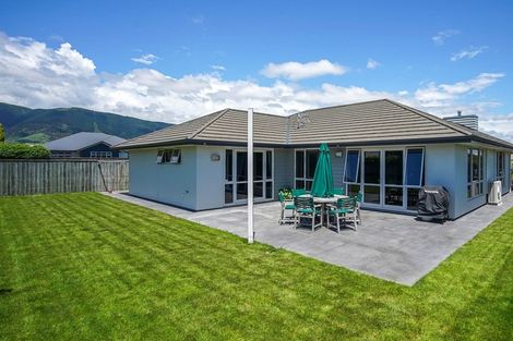 Photo of property in 19 Lassen Place, Stoke, Nelson, 7011