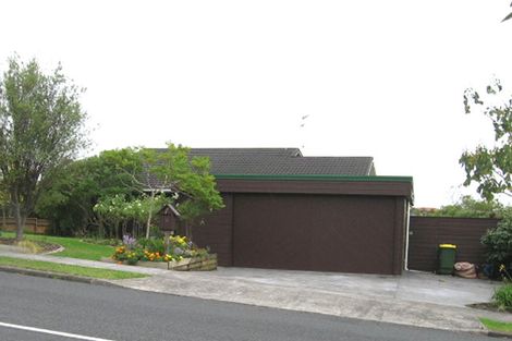 Photo of property in 16 Marina View Drive, West Harbour, Auckland, 0618