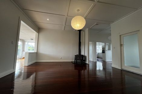 Photo of property in 11 Norwood Road, Bayswater, Auckland, 0622