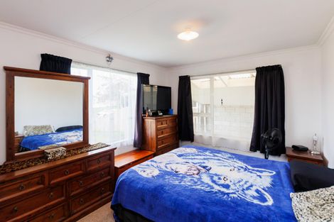 Photo of property in 33 Halswell Crescent, Westbrook, Palmerston North, 4412
