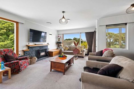 Photo of property in 410 South Road, Omata, New Plymouth, 4374