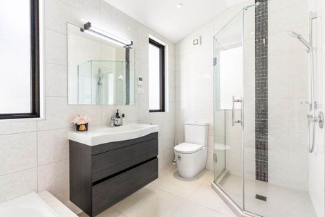 Photo of property in 40 Silver Moon Road, Albany Heights, Auckland, 0632