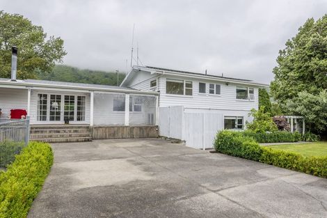 Photo of property in 173 State Highway 1, Waikanae, 5391