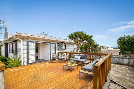 Photo of property in 43 Vodanovich Road, Te Atatu South, Auckland, 0610