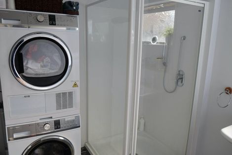 Photo of property in 132 Wadestown Road, Wadestown, Wellington, 6012