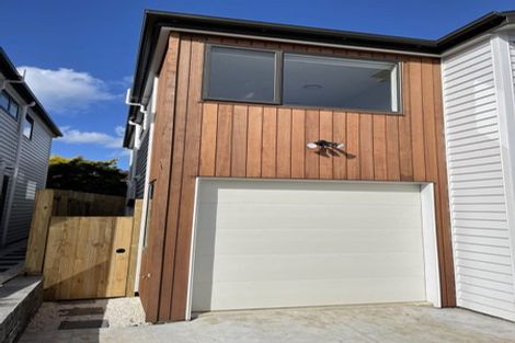 Photo of property in 49a Prince Regent Drive, Half Moon Bay, Auckland, 2012