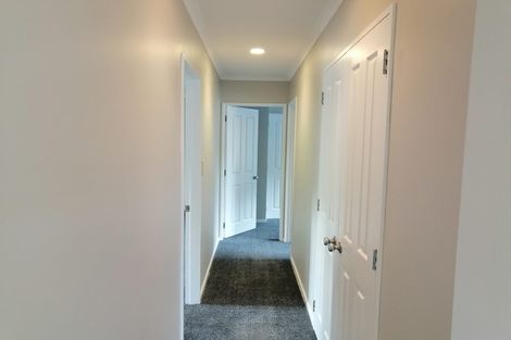 Photo of property in 12 Mellefont Close, East Tamaki Heights, Auckland, 2016