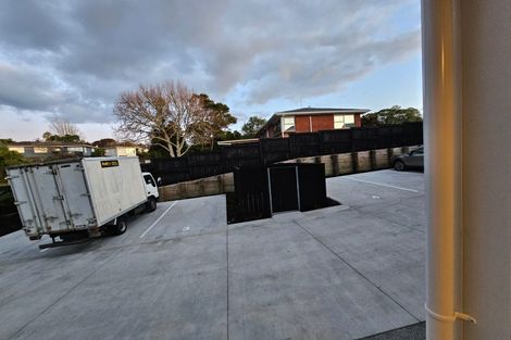 Photo of property in 2/3 Fairdale Place, Birkdale, Auckland, 0626