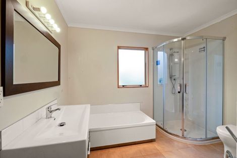 Photo of property in 10a Shelter Grove, Frankleigh Park, New Plymouth, 4310