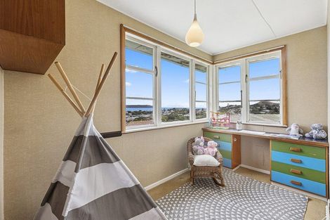 Photo of property in 15 Spur Grove, Titahi Bay, Porirua, 5022