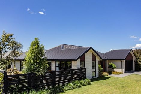 Photo of property in 14 Old Farm Place, Rangiora, 7400