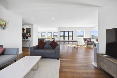 Photo of property in 4 Robieson Lane, Roseneath, Wellington, 6011