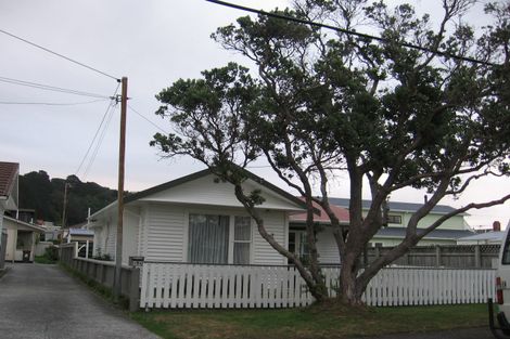 Photo of property in 16a Mantell Street, Seatoun, Wellington, 6022