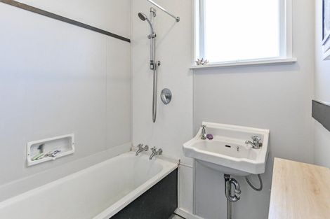 Photo of property in 2 Sefton Street, Havelock North, 4130