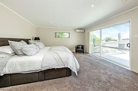 Photo of property in 10 Bothwell Place, Pahurehure, Papakura, 2113