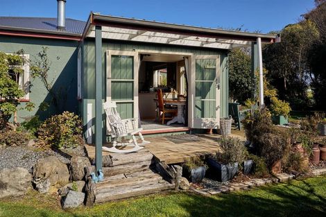 Photo of property in 223 Beach Road, Kaikoura, 7300