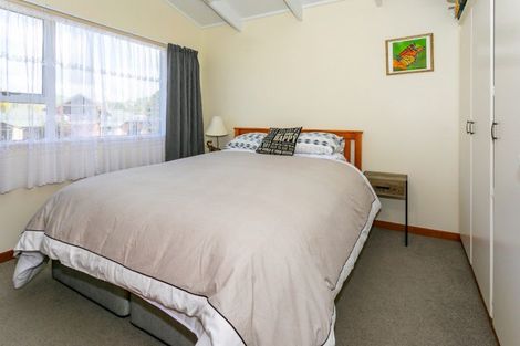 Photo of property in 102 Awarua Place, Whangamata, 3620