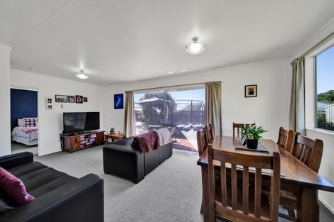 Photo of property in 2/54 Riversdale Drive, Merrilands, New Plymouth, 4312